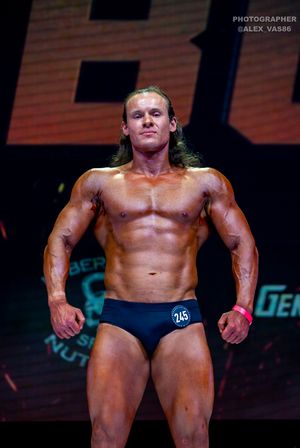 REAL NOVICE CLASSIC PHYSIQUE